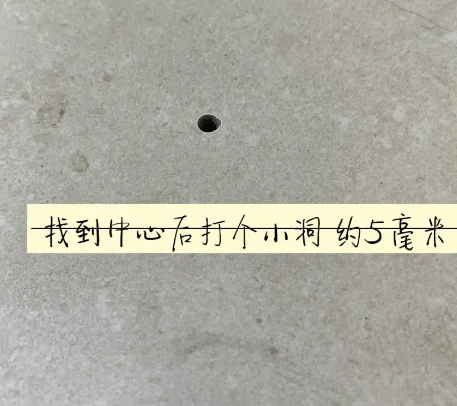 石城瓷砖空鼓维修公司专业解答在瓷砖铺贴过程中，如果砂料搅拌不均匀，将会带来以下问题